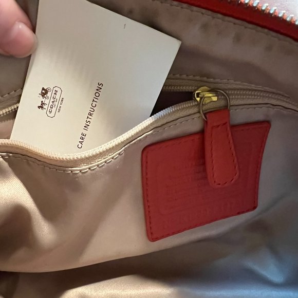 Small Coach Poppy Purse with gold accents - Picture 10 of 16